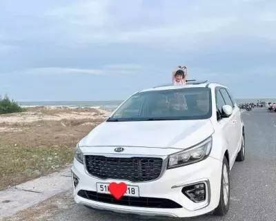 Cho thuệ xe Kia Sedona tại HCM