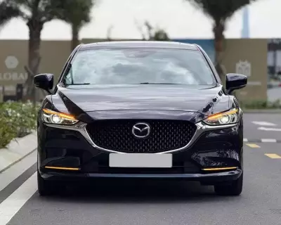 Bán xe Mazda 6 Premium 2.0 AT TCCC 2023, màu xanh Cavansite