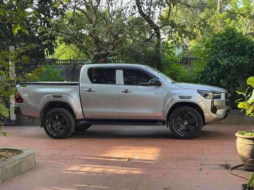 Toyota Hilux 1 Cầu 2024