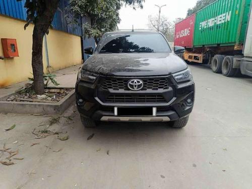 Toyota Hilux 2024 bản 1 cầu AT