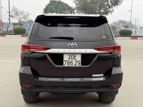 Toyota Fortuner 2017 máy dầu số sàn