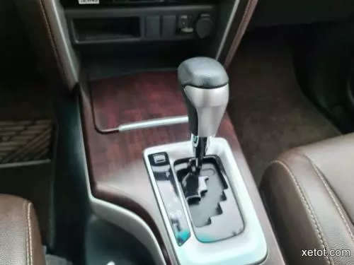 Bán Xe Toyota Fortuner 2020 số tự động máy xăng màu nâu