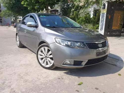 Gia đình em cần bán KIA FORTE 2011