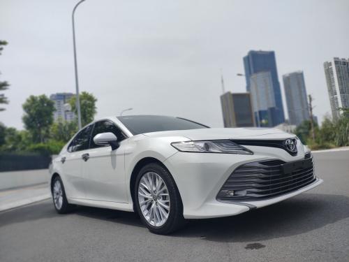 Bán xe Toyota Camry 2023