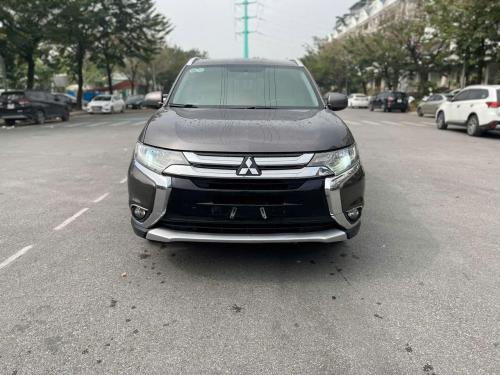 Chính chủ cần bán xe Mitsubishi Outlander 2.0 CVT 2016 