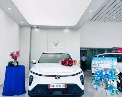 Cho thuê xe VinFast Limo Green tại Kon Tum 