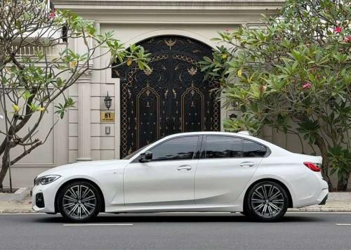 330i bản Full option nhập khẩu nguyên con từ Đức 2019