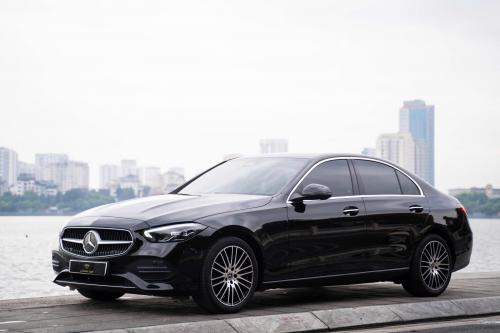 Mercedes C200plus V1 2022, màu Đen/nâu.