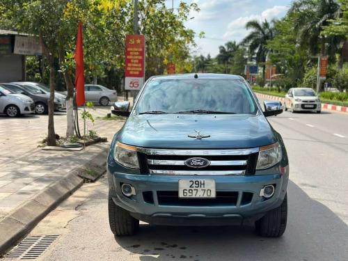 Bán xe Ford Ranger XLT số sàn 2 cầu (4x4 MT) 