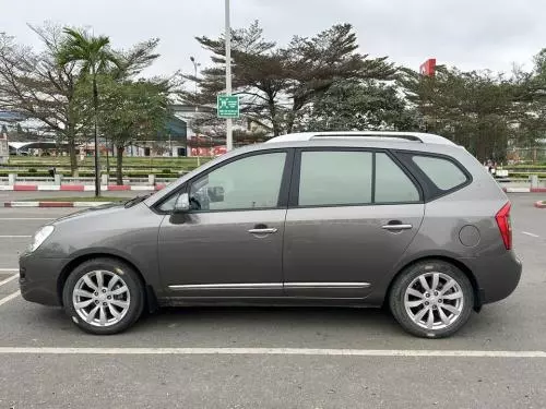Kia Carens 2.0AT