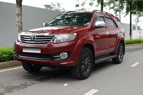 Toyota Fortuner 2.7 AT 