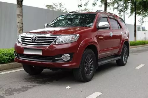 Toyota Fortuner 2.7 AT 