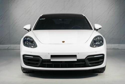 Porsche Panamera Trắng