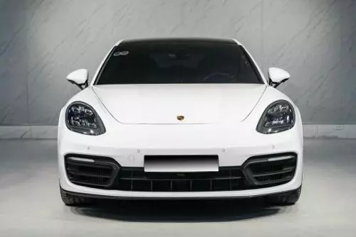 Porsche Panamera Trắng