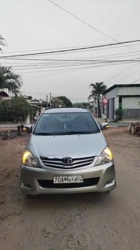Innova 2011 G
