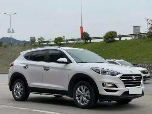 Hyundai Tucson 2.0AT