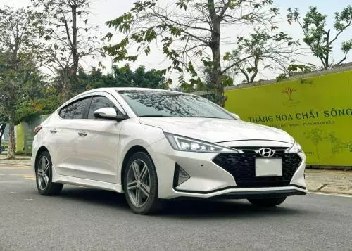  HUYNDAI Elantra Sport 2019