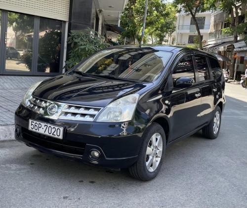 Nissan Livina 2010 AT