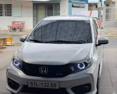 Cho thuê xe Hyundai Brio RS tại Sa Đéc