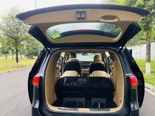 Bán xe Kia Sedona