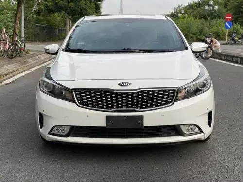 Bán xe Kia Cerato 2.0AT