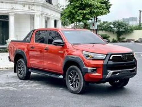 Basn xe Toyota Hilux 2.8V Adventure 2021