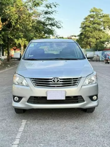 Bán xe Toyota Invova 2013