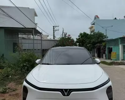 Cho thuê xe Vinfast MPV7 tại Nha Trang