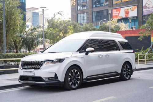 Kia Carnival royal 2022, màu Trắng/kem