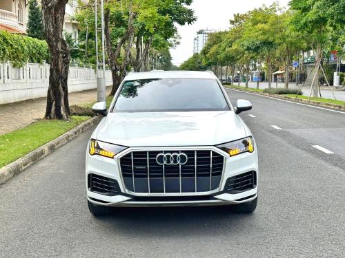 Bán xe Audi Q7 03/2022 còn mới tinh tại HCM