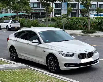 528i GT sản xuất 2017 trắng nâu