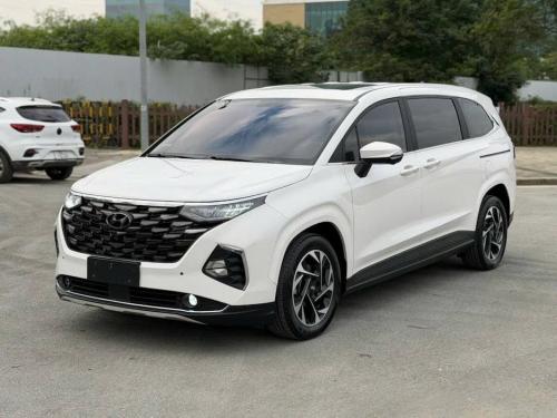 Bán xe Hyundai Custin Đặc Biệt 1.5T 2023, màu trắng.