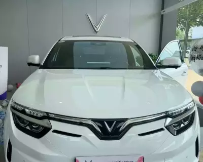 Cho thuê xe VF8 plus tại Sa Đéc