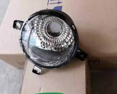 ĐÈN GẦM SAU SPARK, BÊN LÁI