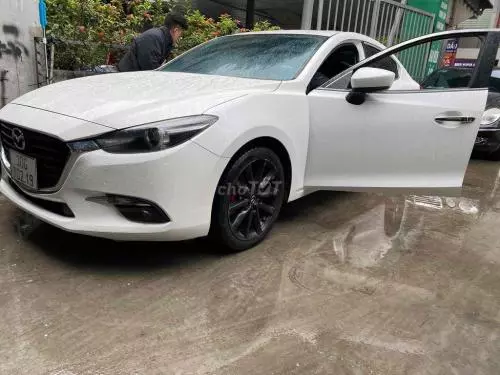 Cần bán Mazda 3 2018 2.0 full option