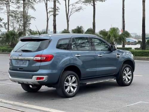 Bán xe Everest Titanium 1 cầu sx 2016