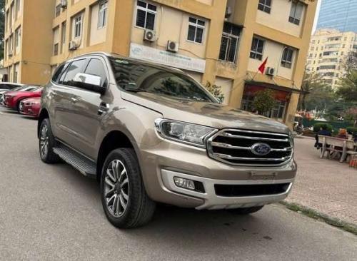 Bán xe Everest 2020 Titanium
