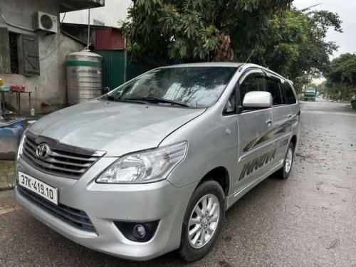 Cần bán innova E sản xuất 2014 MT