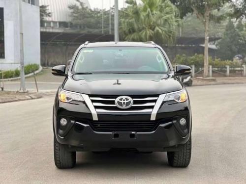 Toyota Fortuner 2019 máy dầu số sàn