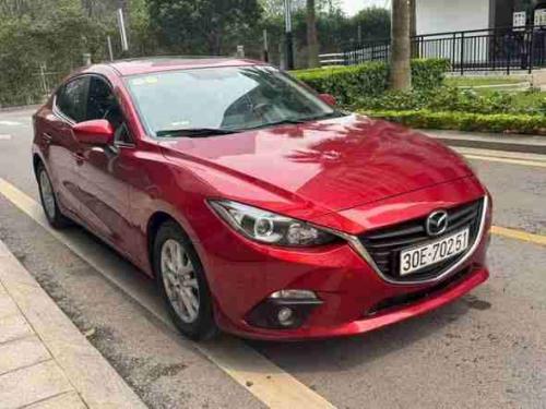 Mazda3 2016 bản 1.5AT màu đỏ