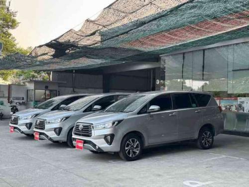 Bán xe Toyota Innova số sàn 2023 