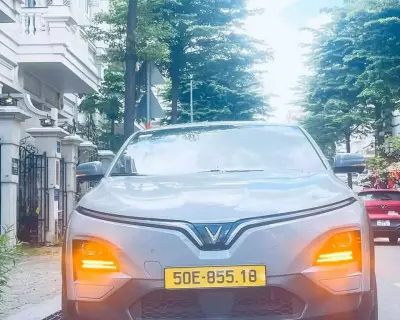 Cho thuê xe VinFast VF6 Plus theo tháng tại HCM