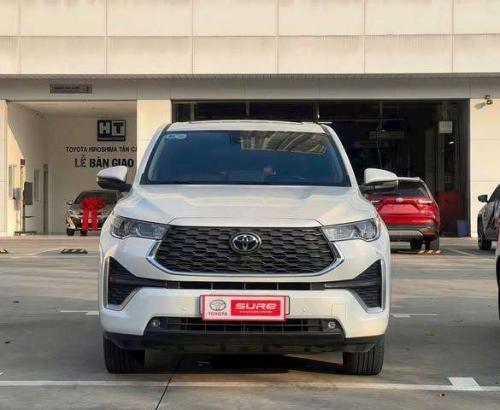 INNOVA CROSS Hybrid 2024 Trắng ngọc trai chuẩn lướt