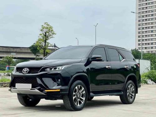 Toyota Fortuner Legender dầu 4x2 sản xuất 2025
