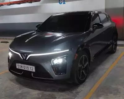 Cho thuê xe VinFast VF7 Plus tại HCM