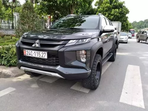 Chính chủ bán xe MITSUBISHI TRITON GLS sx năm 2019 đăng kí lần đầu 2020