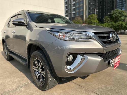 Bán xe Toyota Fortuner 2016 xăng mẫu mới 18,000 km BH 1 N