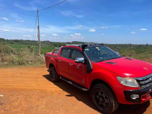 Bán xe Ford Ranger XLT số sàn hai cầu 4x4