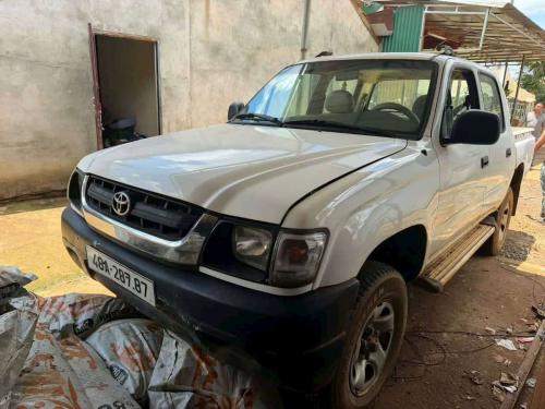 Bán xe Toyota Hilux 2005