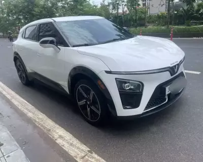 Cho thuê xe VinFast Vf7 Plus tại Bình Dương